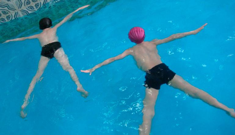 Учимся плавать самостоятельно: практические советы для взрослых
