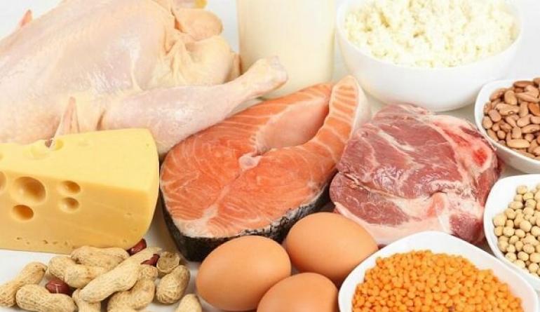 В каких продуктах содержится больше всего белка?